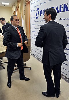 Президент, председатель правления ОАО "Ростелеком" Александр Провоторов и глава компании "Связьинвест" Вадим Семенов 