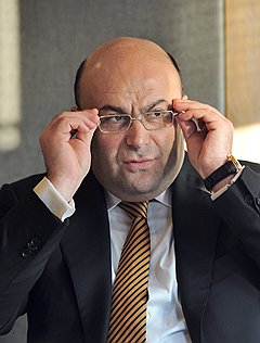 Жалею только об одном, что, будучи министром, не смог реализовать свою идею по созданию отечественной сети оптовых гипермаркетов. Я даже согласовал с Борисом Громовым бренд "Матрешка"