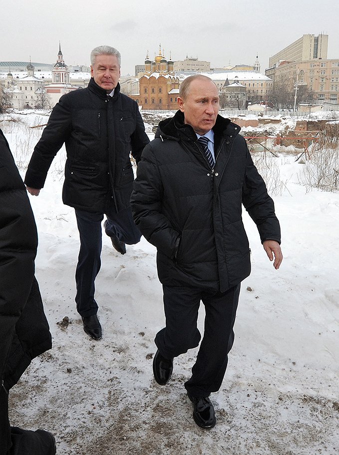Премьер-министр Владимир Путин и мэр Москвы Сергей Собянин разморозили приостановленный в 2008 году проект реконструкции гостиницы &amp;quot;Россия&amp;quot;