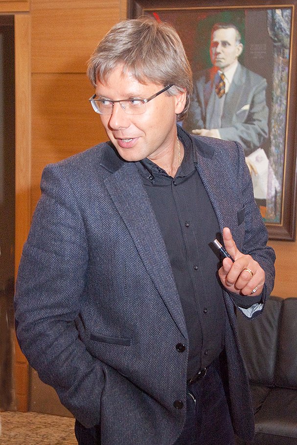 Организовав референдум о статусе русского языка в Латвии, мэр Риги Нил Ушаков хотел показать представителям латышского большинства, что они в стране не одни