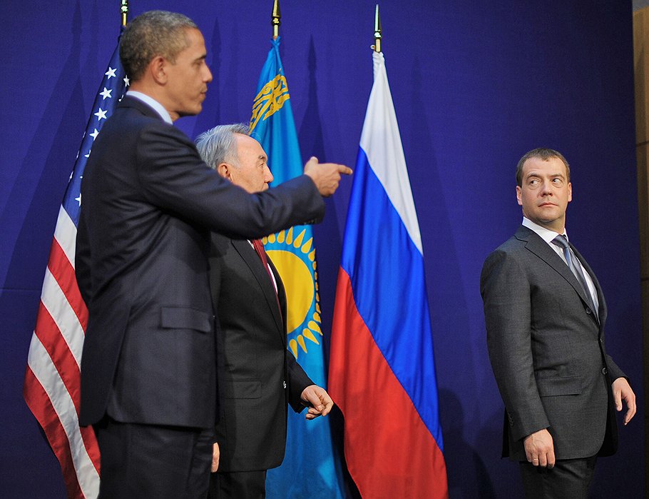 В Сеуле Барак Обама предложил Дмитрию Медведеву формулу выхода из тупика по ПРО (в центре — президент Казахстана Нурсултан Назарбаев)