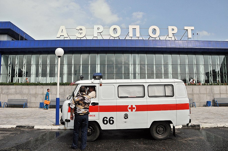 Крушение самолета Ан-24 в Благовещенском районе Амурской области. Уже через полчаса из аэропорта стали забирать первых пострадавших