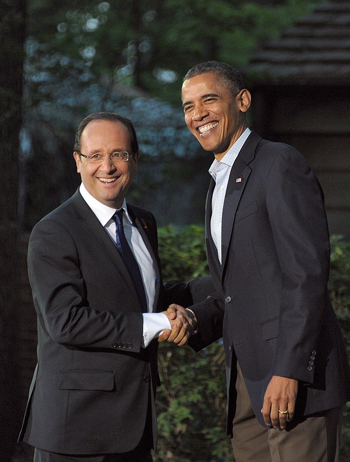 Саммит G8 (&amp;quot;Большой восьмерки&amp;quot;) в Кэмп Дэвиде. Президент Фрации Франсуа Олланд (слева) и президент США Барак Обама (справа) перед началом заседания глав государств и правительств &amp;quot;Большой восьмерки&amp;quot; в загородной резиденции американского лидера Кэмп-Дэвиде