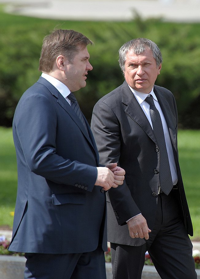 Бывшие министр энергетики Сергей Шматко и заместитель председателя правительства России Игорь Сечин 