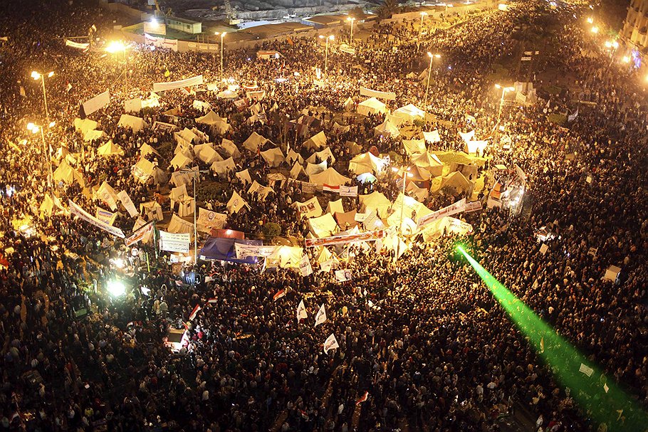 Участники акций протеста на площади Тахрир, как и два года назад, напомнили властям о демократии