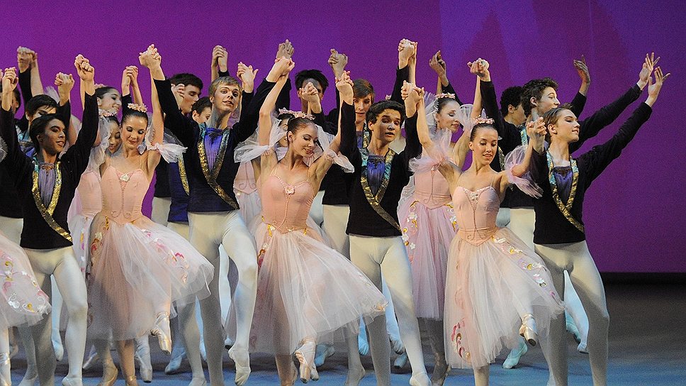 Конкурс завершился массовым &amp;quot;Розовым вальсом&amp;quot; из &amp;quot;Щелкунчика&amp;quot;, которым Московская академия хореографии отметила свою победу