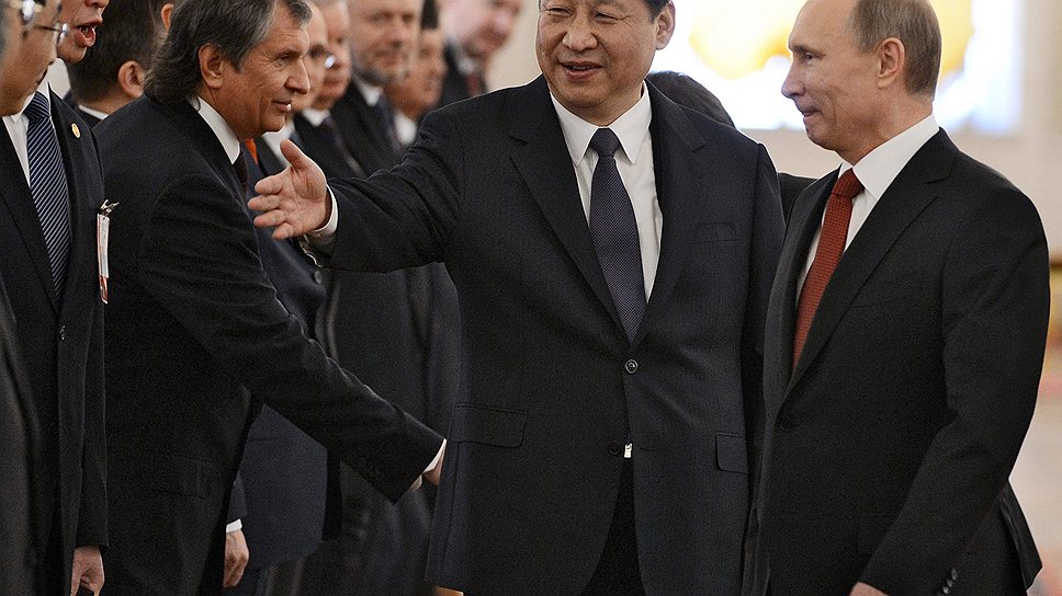 Глава НК &amp;quot;Роснефть&amp;quot; Игорь Сечин, председатель КНР Си Цзиньпин и президент России Владимир Путин за один вечер в несколько раз увеличили поставку российской нефти в Китай