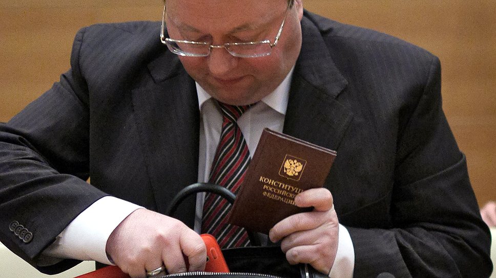 Глава Высшего арбитражного суда Антон Иванов ищет способы воздействия на Конституционный суд