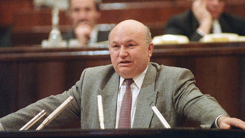 За несколько недель до 1 мая 1993 года Юрий Лужков, выступая на съезде народных депутатов, ясно дал понять, что столичные власти на стороне Бориса Ельцина