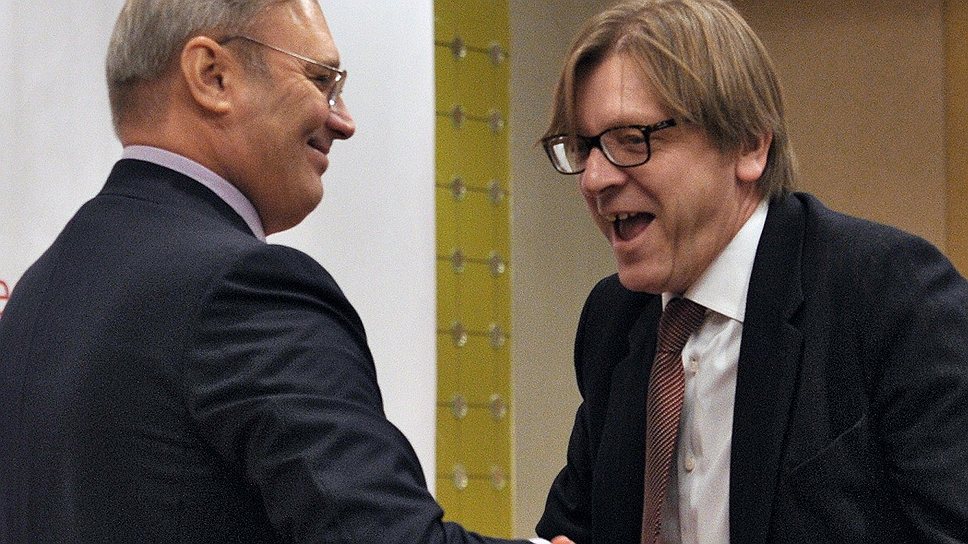 Сопредседатель РПР–ПАРНАС Михаил Касьянов (слева) и глава фракции ALDE Ги Верхофстадт (справа) планируют добиться срочной реакции Европарламента на &amp;quot;болотное дело&amp;quot;