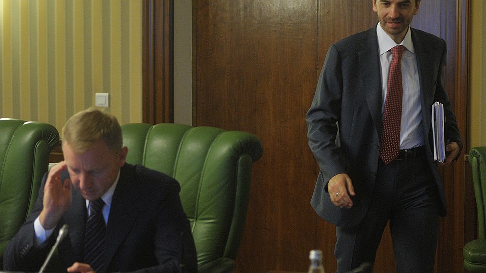 Рабочей группе во главе с министром Михаилом Абызовым (справа) предстоит довести инициативы граждан до логического конца