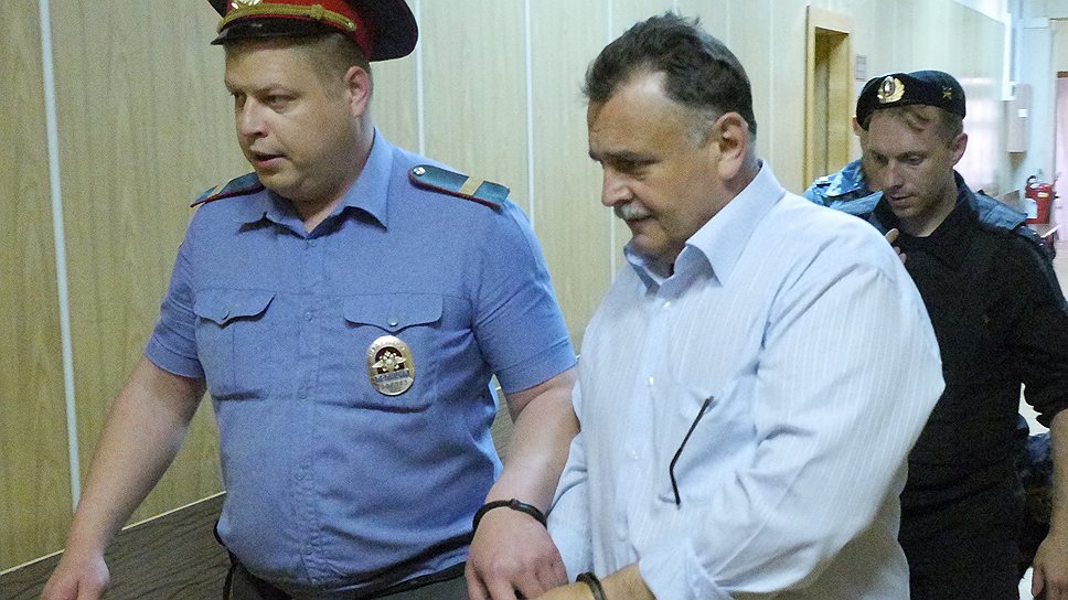 Участники расследования рассчитывают, что арестованные Валерий Седов (на фото) и Ирина Петухова помогут раскрыть махинации родственника экс-министра обороны