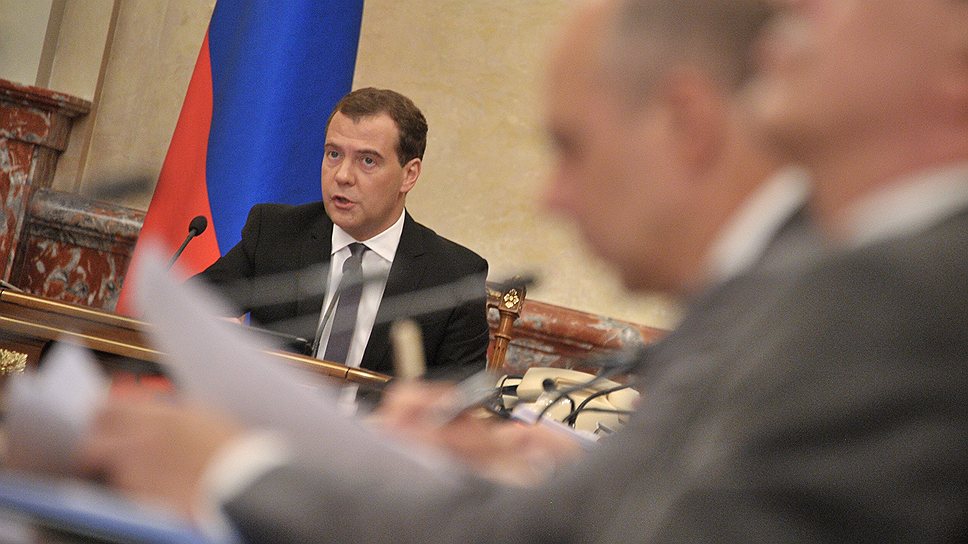 Премьер Дмитрий Медведев определил главу Минфина Антона Силуанова первым среди равных в бюджетном процессе