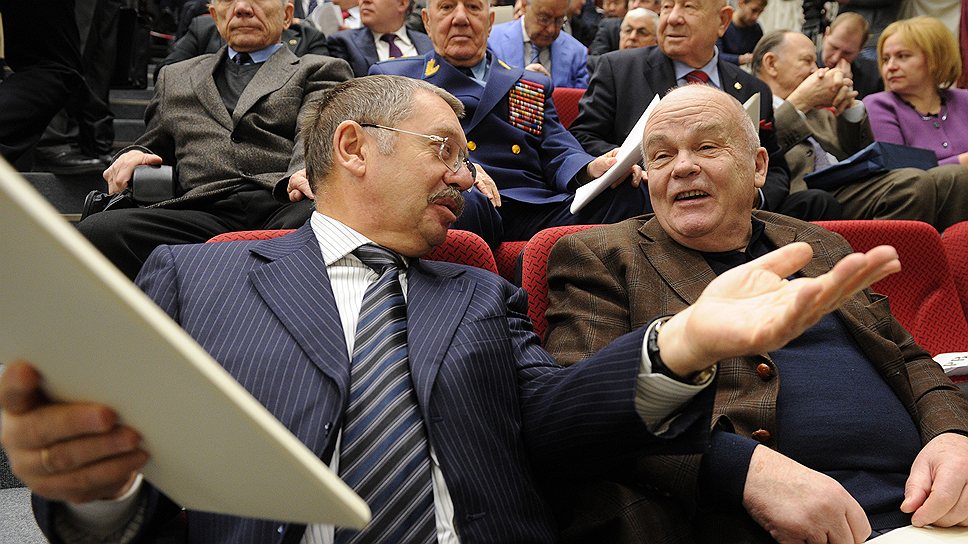 Евгений Велихов (справа) и Михаил Островский могут досрочно покинуть Общественную палату