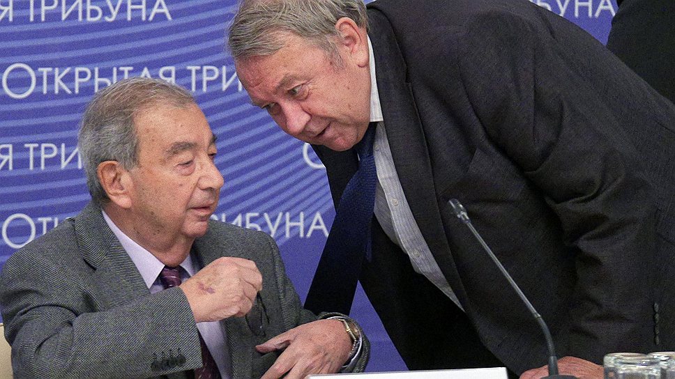 Академик Евгений Примаков (слева) и глава РАН Владимир Фортов не хотят быть членами &amp;quot;кружка по интересам&amp;quot;