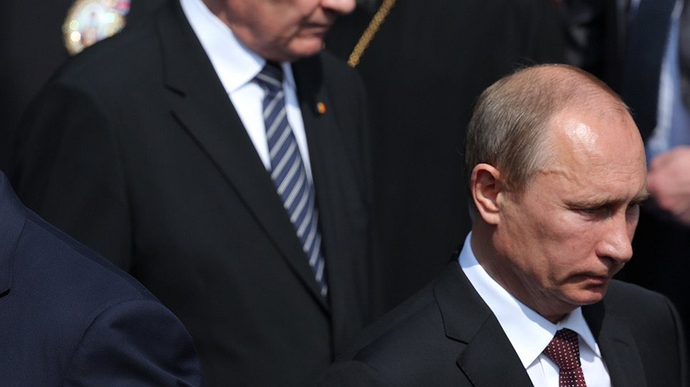 Встреча Владимира Путина и Виктора Януковича в администрации президента Украины была странно прохладной