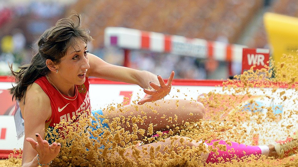 Прыжок на 14,81 м уже во второй попытке обеспечил Екатерине Коневой серебро чемпионата мира