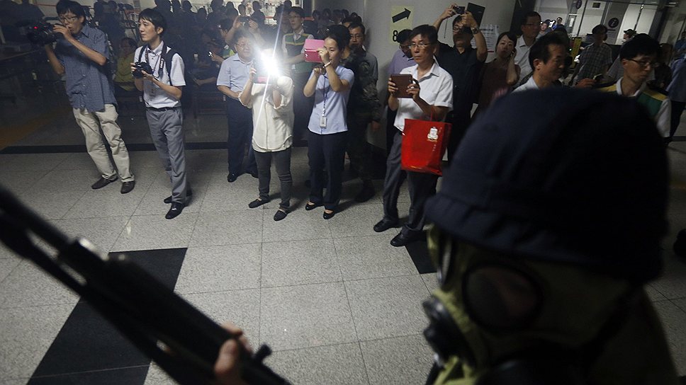 В КНДР внимательно следят за учениями США и Южной Кореи (на фото: «контртеррористическая операция» в метро Сеула, которая является составной частью маневров)