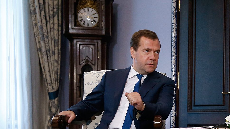 Дмитрий Медведев не оставил украинскому коллеге Николаю Азарову надежд, что Киев сможет получать выгоды от двух союзов одновременно
