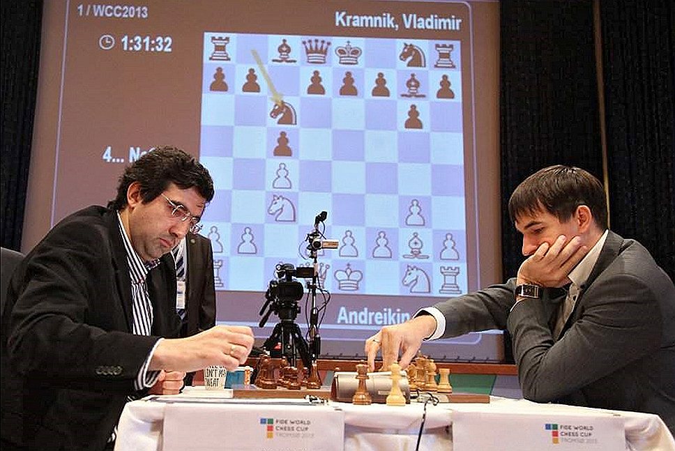Чисто российский финал Кубка мира с участием Владимира Крамника (слева) и Дмитрия Андрейкина выиграл более титулованный и опытный гроссмейстер
