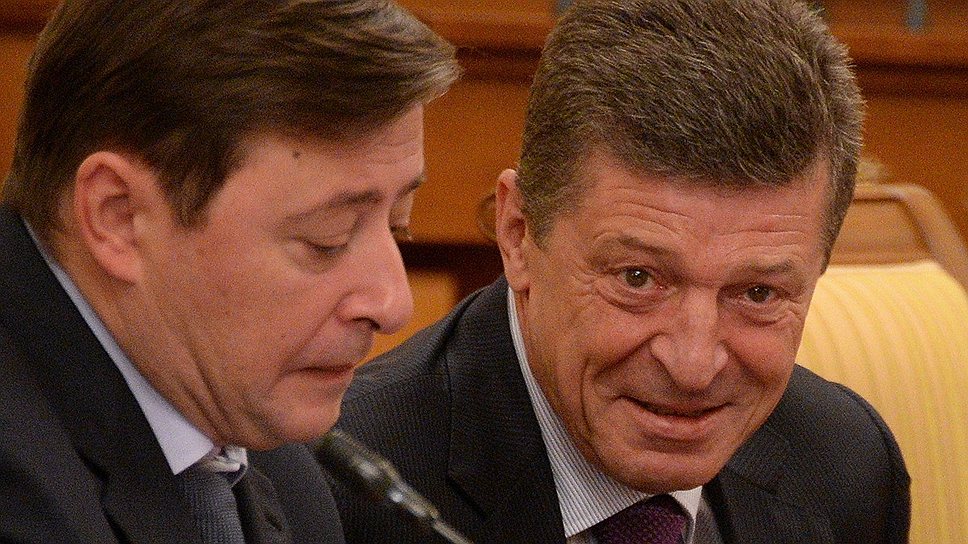 Как утверждает премьер Дмитрий Медведев, вице-премьерам Козаку и Хлопонину придется поработать уже над новой методикой передачи полномочий регионам