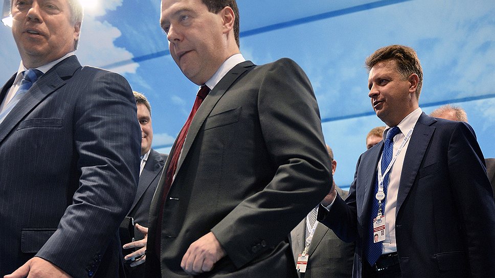 Премьер-министр Дмитрий Медведев обнаружил, что правительство в прошлые годы проявляло щедрость совсем не к тем, к кому надо было ее проявлять 