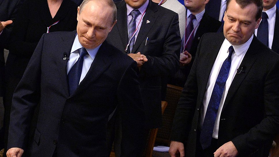 Владимир Путин (слева) передал &amp;quot;Единую Россию&amp;quot; в хорошие руки (справа)