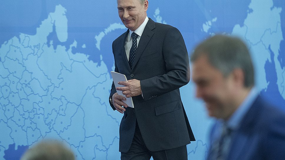 Президент России Владимир Путин (слева)