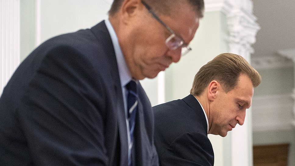 Министр экономического развития Алексей Улюкаев (слева) и первый вице-премьер РФ Игорь Шувалов сошлись в желании выделить часть госнакоплений на кредиты малому бизнесу