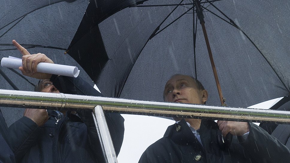 Президент России Владимир Путин и глава Сбербанка Герман Греф бросили вызов силам природы за девять месяцев до того, как пошел вчерашний дождь 