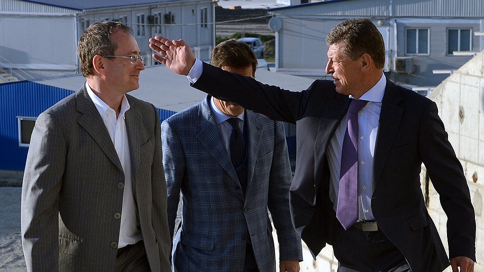 Заместитель председателя правительства Дмитрий Козак (справа) огласил окончательную сумму олимпийских расходов России 