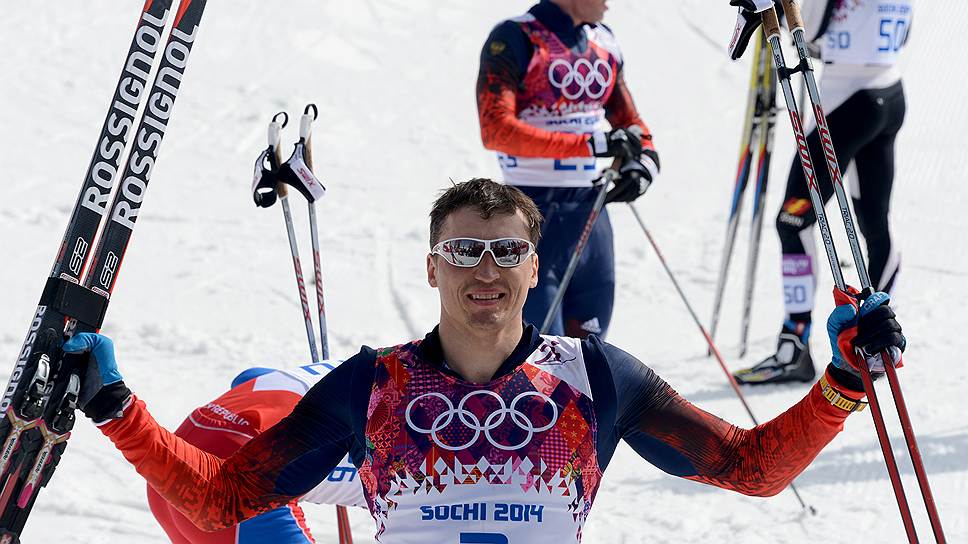 Победа лыжника Александра Легкова в 50-километровом марафоне сделала сборную России недосягаемой в командном зачете