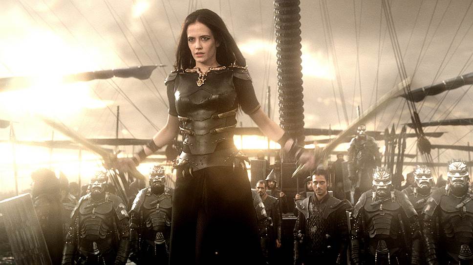 Партия Артемисии (Ева Грин) позволила режиссеру-клипмейкеру Ноаму Мурро обозначить лейтмотив &amp;quot;300 спартанцев&amp;quot; — меч как фаллический символ