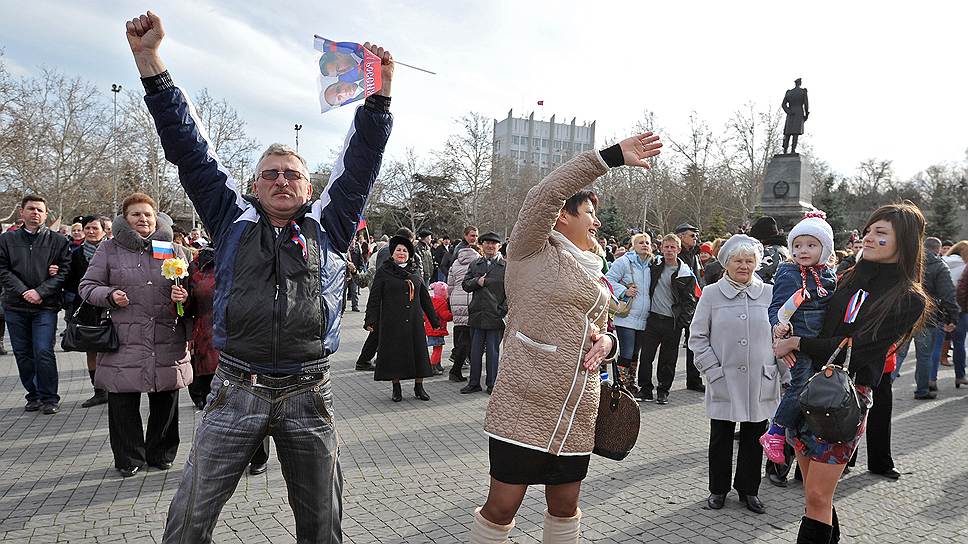 Отмечать итоги референдума в Севастополе начали еще до закрытия избирательных участков 