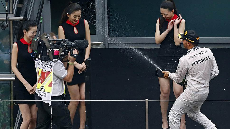 Пилот Mercedes Льюис Хэмилтон после победы на Гран-при Китая не скрывал своего удовлетворения