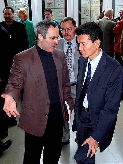 Предстоящие выборы президента FIDE сделали кандидатов на эту дожность Гарри Каспарова (слева) и Кирсана Илюмжинова непримиримыми соперниками 
