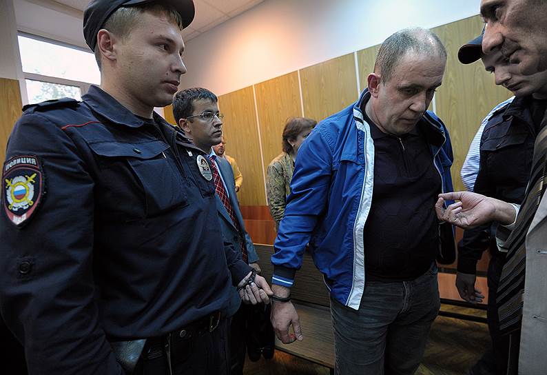 Бывший полковник МВД Сергей Хацернов после оглашения приговора был взят под стражу в зале суда 