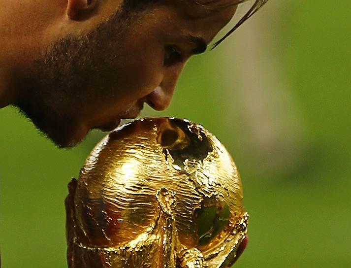 Благодаря голу Марио Гётце (на фото) в ворота аргентинцев сборная Германии в четвертый раз в своей истории выиграла Кубок мира