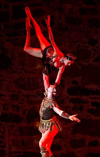 На гала-концерте балета в рамках оперного фестиваля в Савонлинне публика осознала, что Марат Шемиунов (на фото с Ириной Перрен) — выдающийся партнер для дуэтов