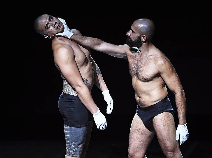 Новозеландский хореограф Леми Понифазио не слишком обрадовался бы, если бы зрители начали ломать голову над его спектаклем «Я» 