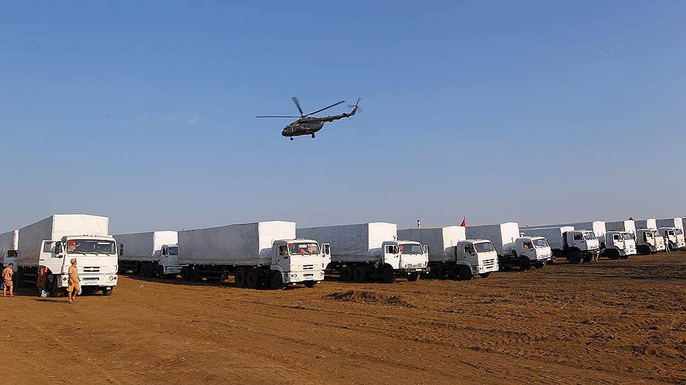 Российский гуманитарный конвой встал лагерем в 20 км от украинской границы