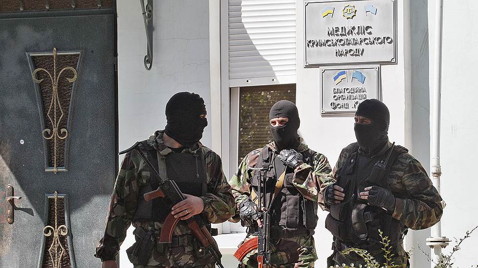 В здание, где расположен офис меджлиса крымских татар, силовики пришли по делу владельца помещений