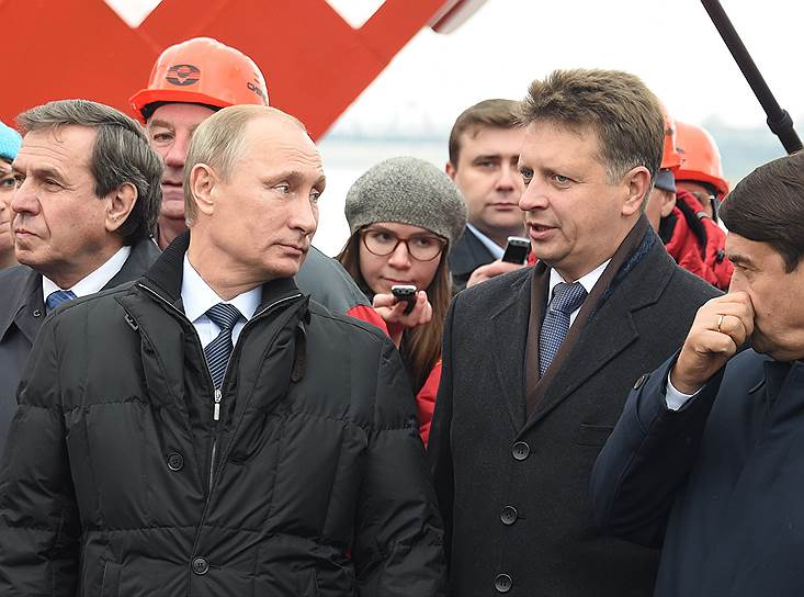 Вчера президент России и министр транспорта Максим Соколов пользовались повышенным вниманием не только строителей, но и, как обычно, журналистов