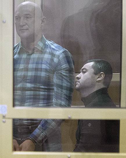 За преступления ореховского ОПС Дмитрий Белкин (справа) получил пожизненное заключение, а Олег Пронин (слева) — 24 года колонии