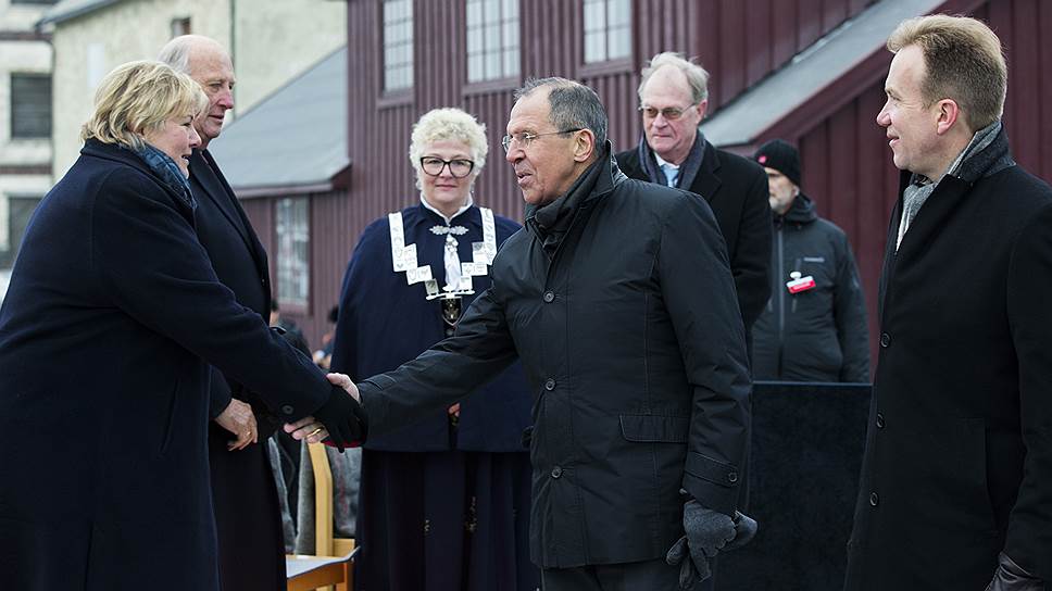 Руководство Норвегии (слева премьер Эрна Сульберг) устроило главе МИД РФ Сергею Лаврову радушный прием, но в вопросе санкций осталось при своем мнении