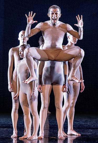 Постановкой израильского дуэта Эяль—Бехар под названием «Bill» Королевский балет Швеции рассчитывает завлечь молодую аудиторию