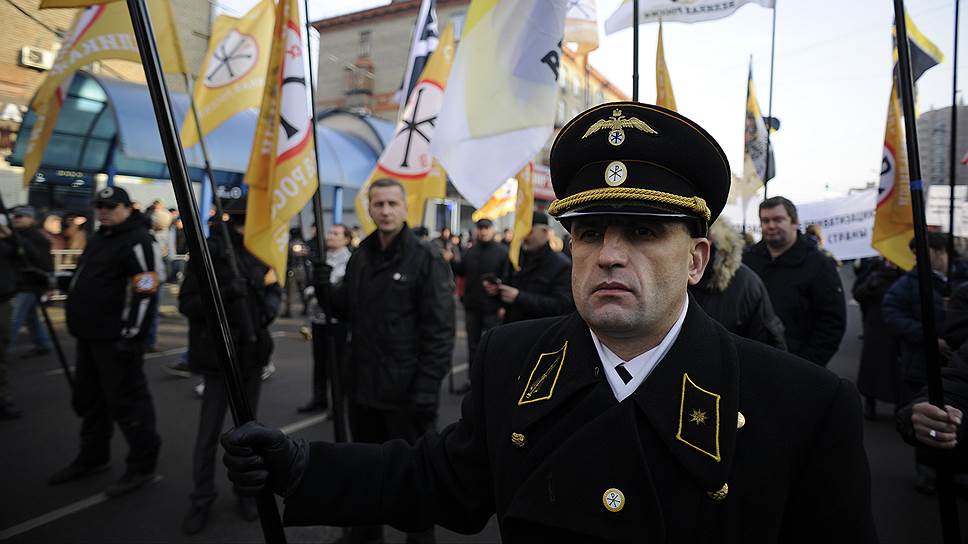 Участники «Русских маршей» в Люблино и в Щукино (на фото) разошлись по разным колоннам из-за Украины, а на Театральной площади к 75-тысячной толпе обращались лидеры четырех думских фракций 
