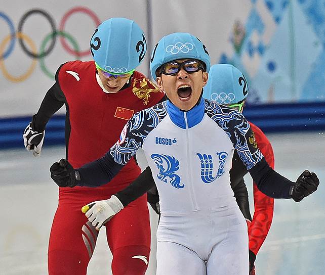 Виктор Ан завоевал три золотые медали в считавшемся прежде экзотическим для России виде спорта — шорт-треке