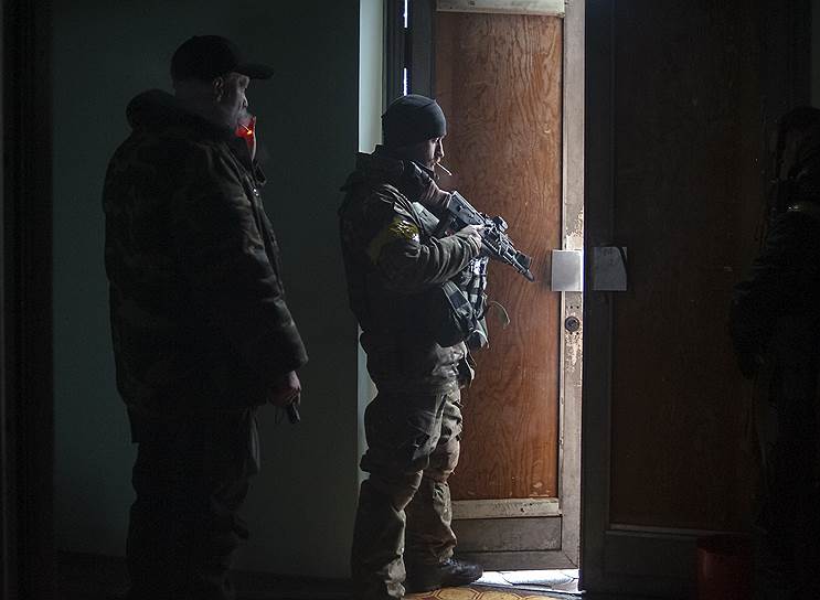 В Совете национальной безопасности и обороны Украины вчера сообщили, что силы ДНР пытались захватить Санжаровку и Нижнее Лозовое — населенные пункты севернее Дебальцево, контроль над которыми позволит перерезать трассу на Артемовск