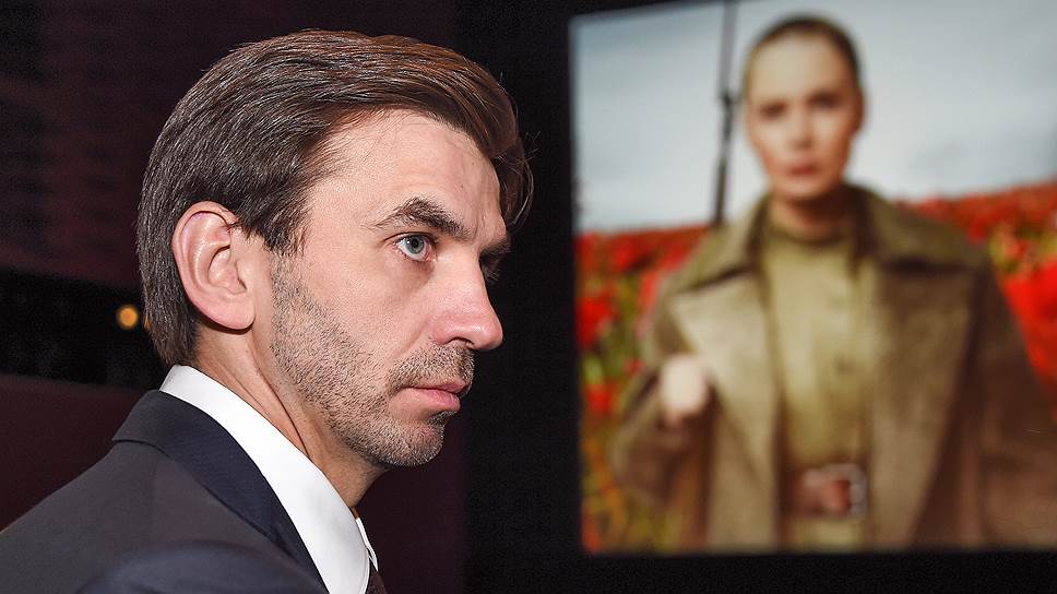 Министр России по связям с Открытым правительством Михаил Абызов на премьере фильма &amp;quot;Батальонъ&amp;quot;